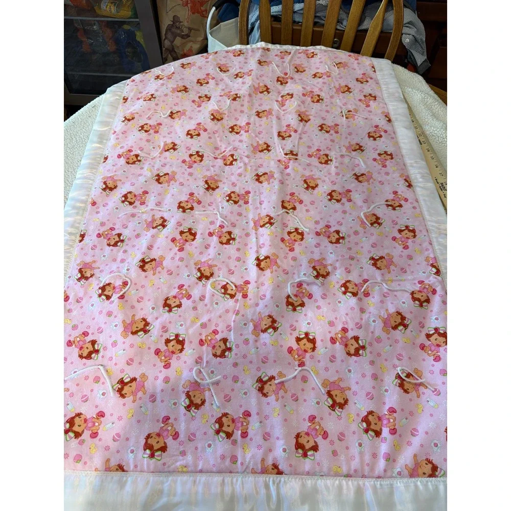 Handmade Noahs Ark Baby Quilt Strawberry girl Reverse Satin Trim 30x44
